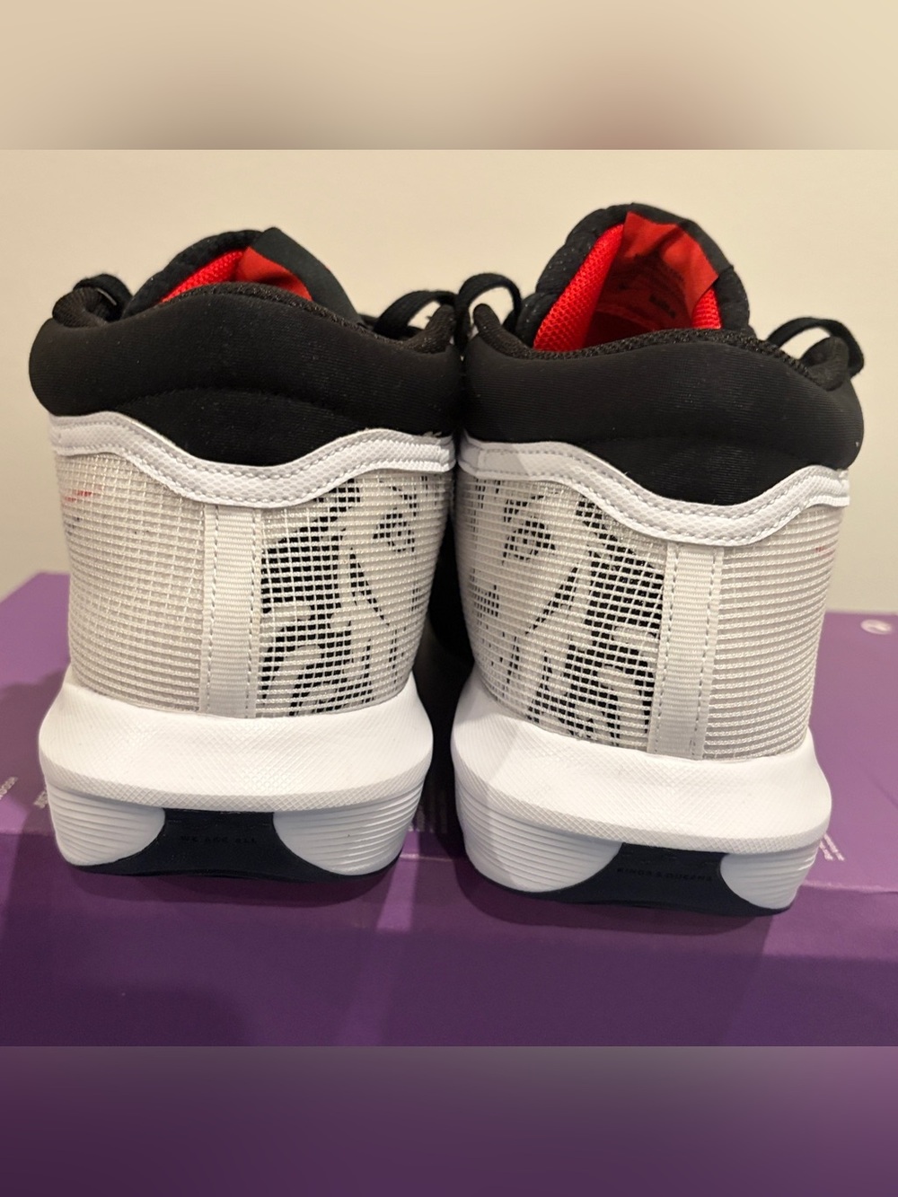 Nike LeBron Witness 8 basketball shoes classic White/University Red/Black Sz 14 - Picture 4 of 13